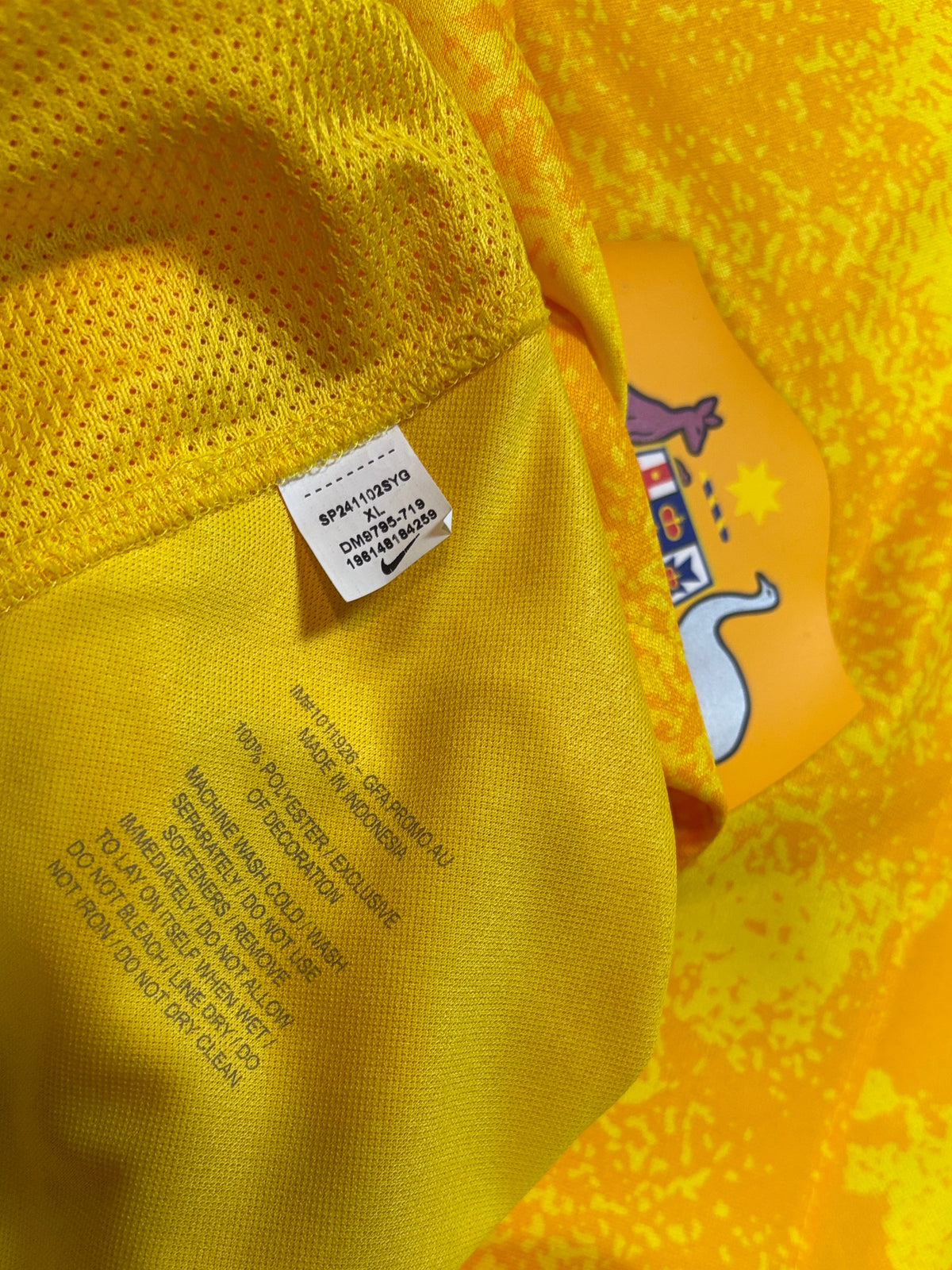 Australia 2022 Home Nike Football Shirt Extra Large Youth Player Issue