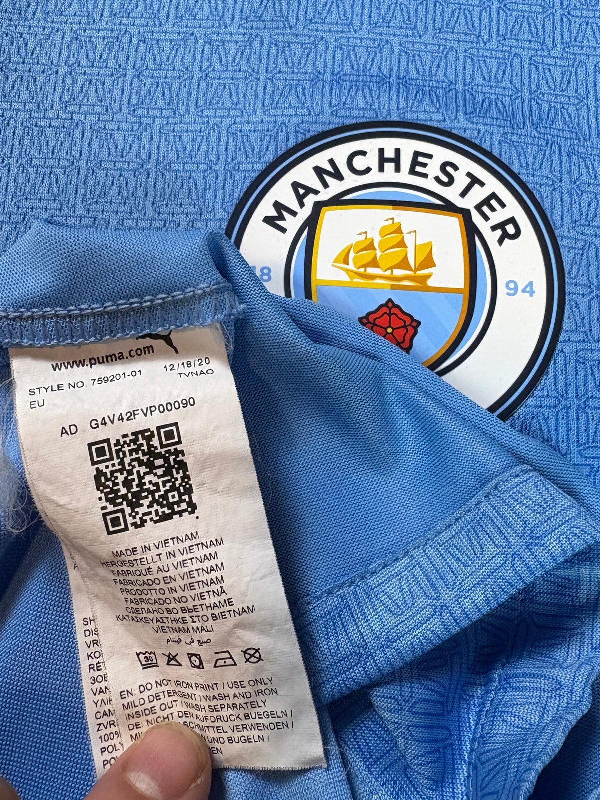 Manchester City 2021/22 Home Puma Football Shirt Large De Bruyne 17