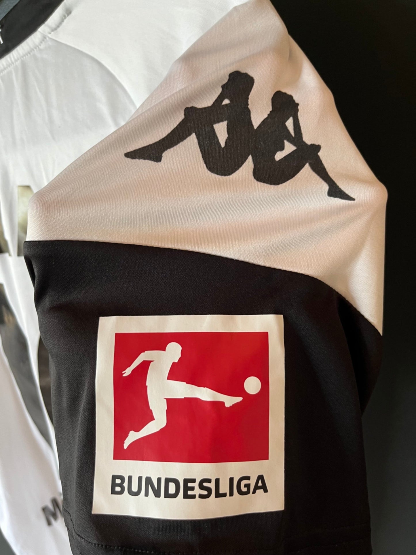 Borussia Monchengladbach 2017/18 Medium Hazard 10